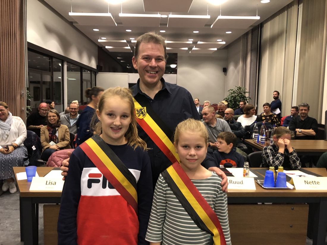 Twee Kinderburgemeesters Voor Kardinaalsdorp: Lisa En Lieze ...