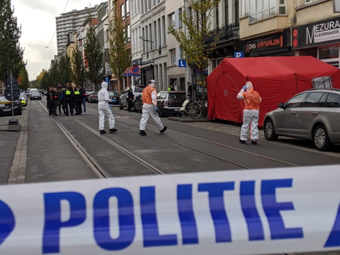 Man (54) overleden na steekpartij in Brederodestraat