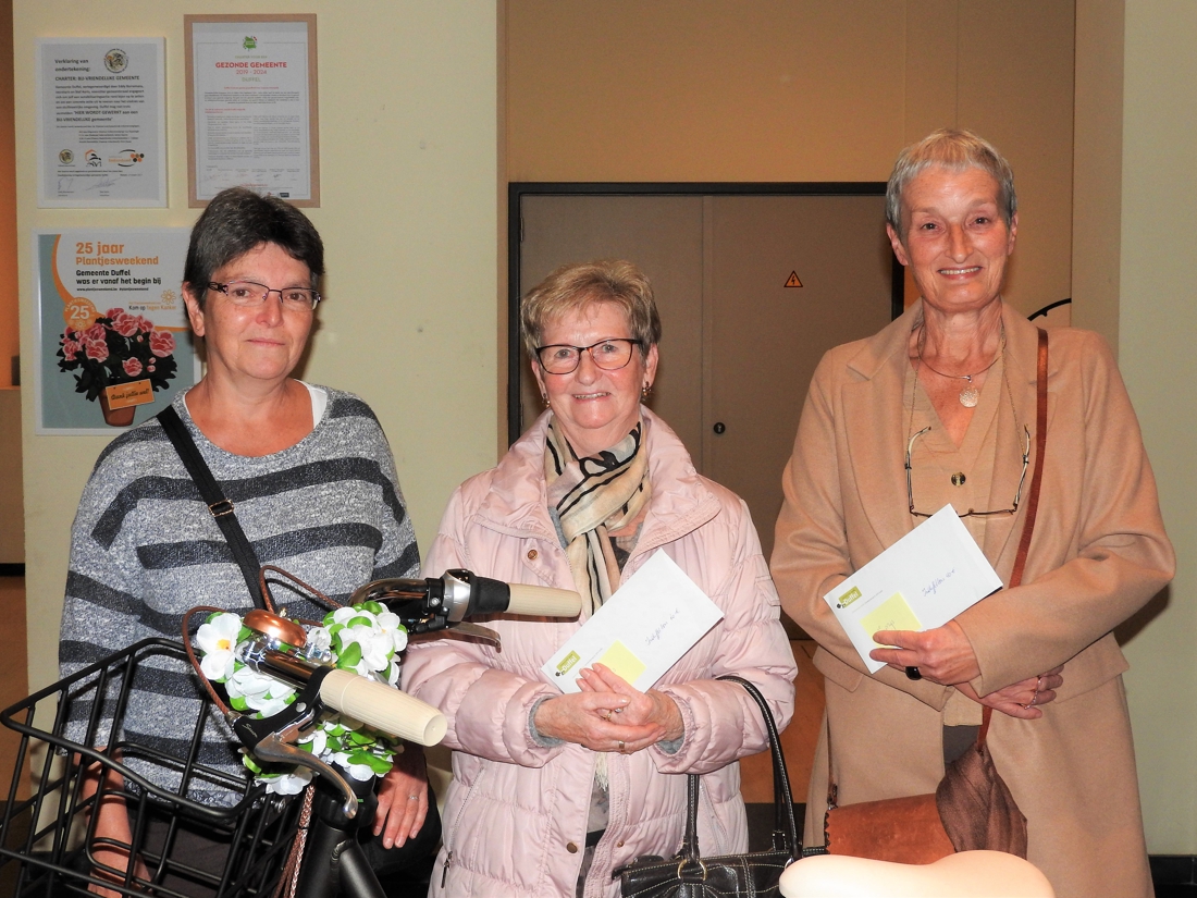 Winnaar duurzame winkelactie ontvangt nieuwe fiets (Duffel) - Gazet van Antwerpen