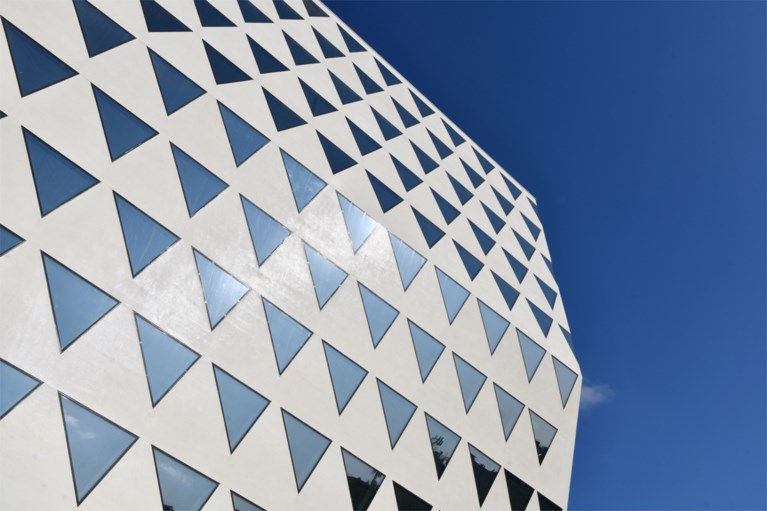IN BEELD. Zo ziet het imposante provinciehuis er vanbinnen uit