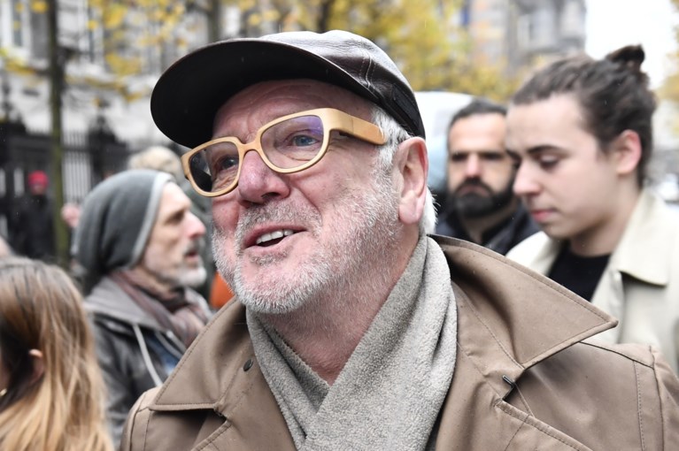 Cultuursector protesteert aan Vlaams Parlement tegen besparingen, Jambon wil “in debat gaan over de opdeling”