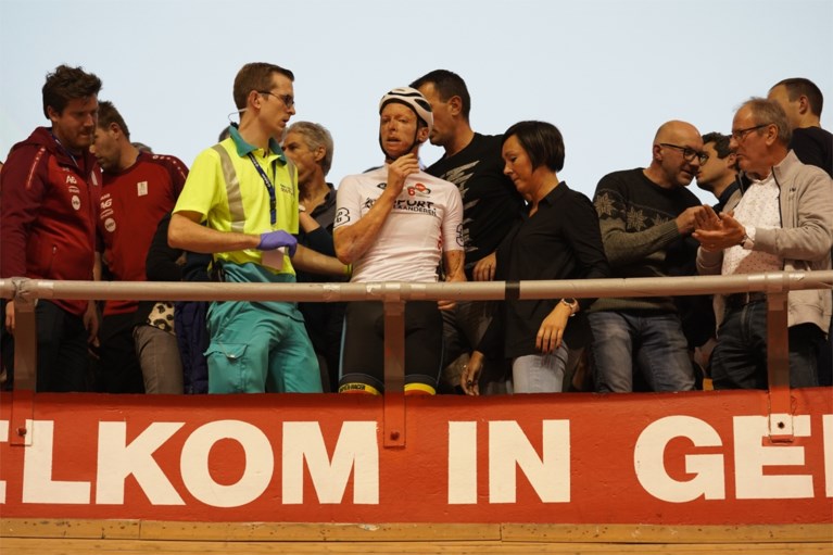 Opnieuw opschudding in het Kuipke: Belgische G-sporters belanden in het publiek na crash