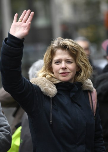 Cultuursector protesteert aan Vlaams Parlement tegen besparingen, Jambon wil “in debat gaan over de opdeling”