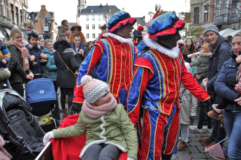 Honderden kinderen willen de Sint zien in Lier