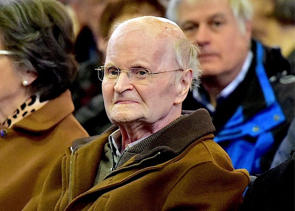 Parochie viert 90ste verjaardag van priester Bob Peeraer: “Samen, samen zijn en samen muziek maken” - Gazet van Antwerpen