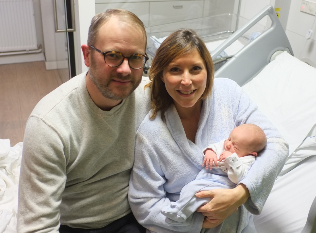 Burgemeester en schepen van Kruibeke trotse ouders van zoont... (Kruibeke) - Gazet van Antwerpen