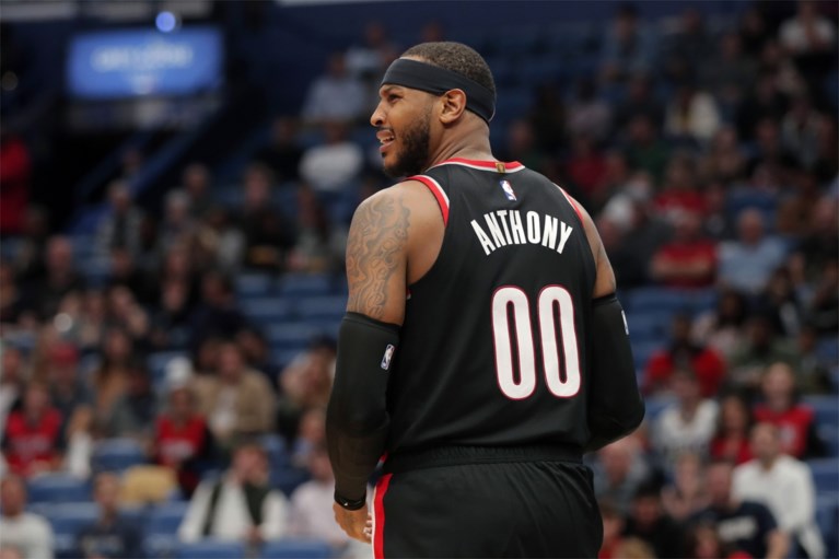 LeBron James loodst Lakers met historische statistieken naar winst met Venus Williams als cheerleader