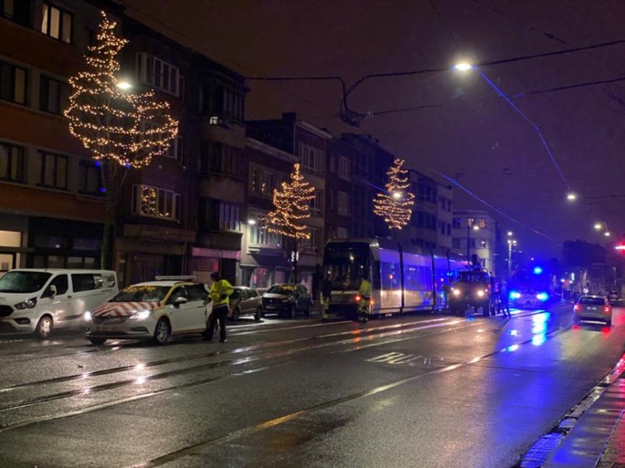 Tijdlang hinder op tramlijnen 2, 3 en 6 door defecte stroomafnemer