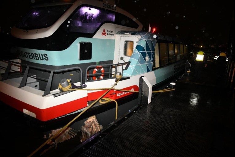 Achttien gewonden bij botsing Waterbus: parket start onderzoek
