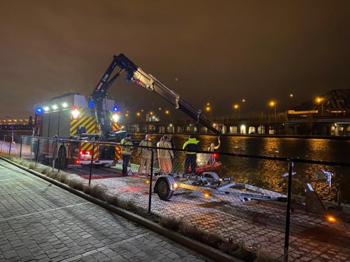 Zoekactie in Lobroekdok naar mogelijk voertuig en slachtoffer afgeblazen