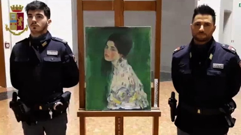 Gestolen schilderij van wereldberoemde schilder duikt na 23 jaar op in vuilniszak