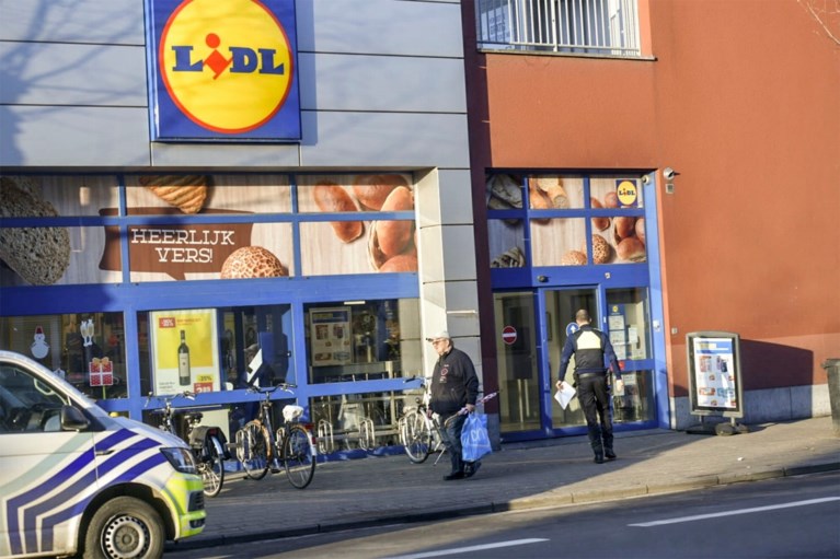 Overvaller probeert met geweld kassa van Lidl aan Sint-Jansplein te stelen