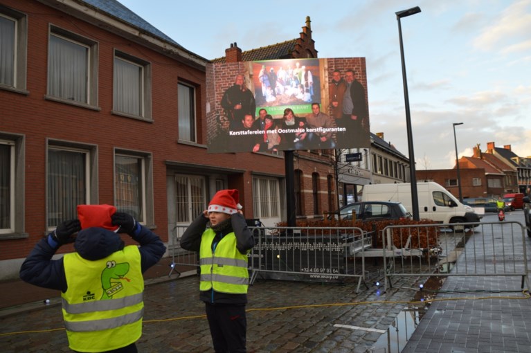 Honderden wandelen langs stalletjes in ‘gebuurten’