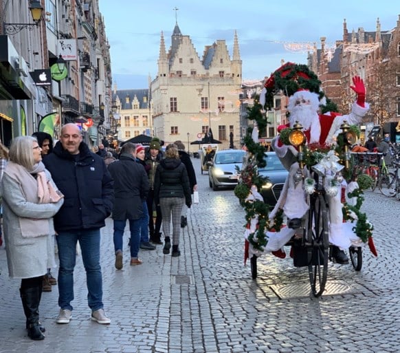 Eerste koopzondag en kerstmarkt zorgen voor gezellige drukte