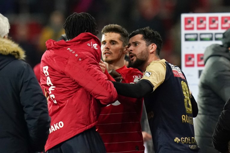 Knokpartij na affluiten Standard-Antwerp: rood voor ...