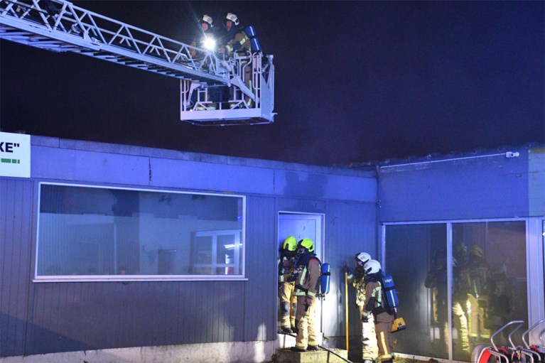 Brand in droogkast zorgt voor zware schade in massagesalon