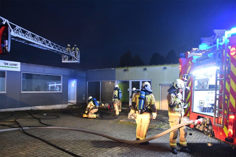 Brand in droogkast zorgt voor zware schade in massagesalon