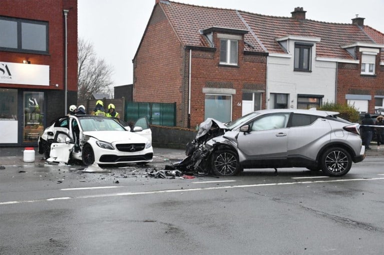 Twee zwaargewonden bij botsing in Borsbeek