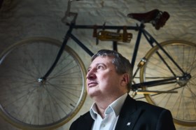 Ludo Van Campenhout hervalt in alcoholverslaving en stopt onmiddellijk als schepen