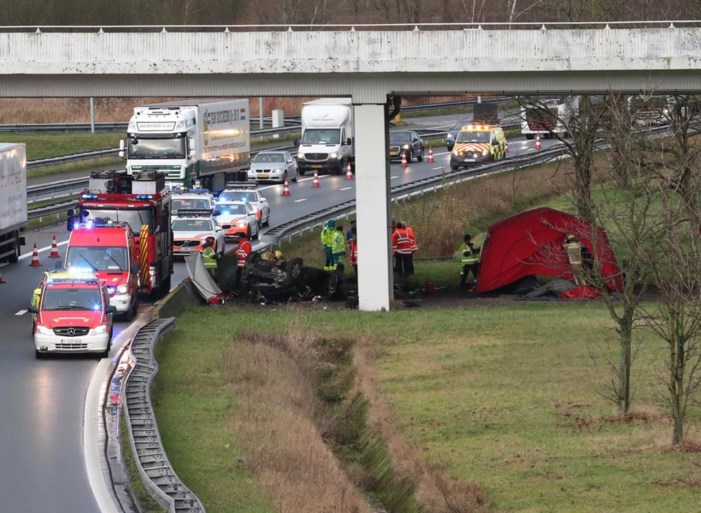 Twee doden bij zware klap op A12: ongeval pas ’s ochtends opgemerkt