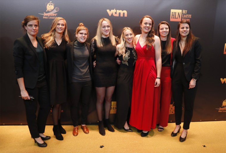 Voetballers, glitter én Miss België op de rode loper van de Gouden Schoen: bekijk hier de mooiste beelden