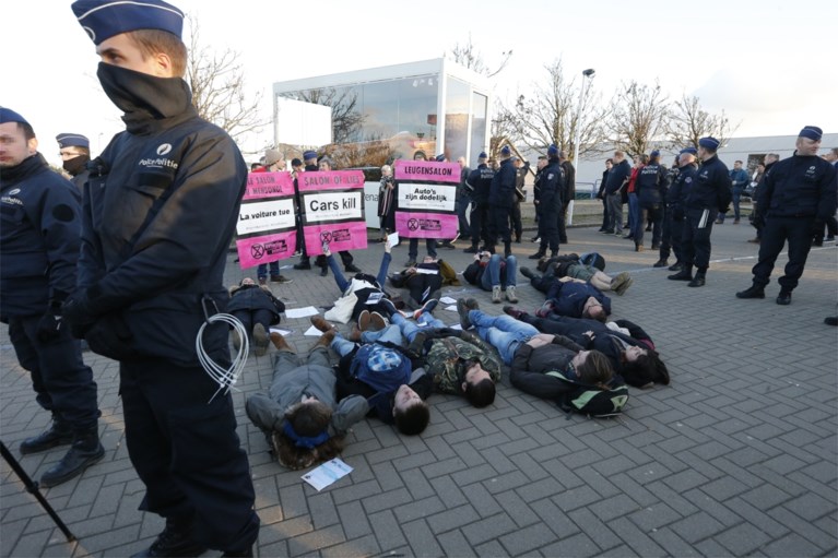 Extinction Rebellion kaapt het Autosalon met tientallen acties