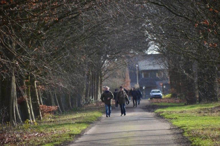 Honderden winterwandelaars ontdekken privé-kasteel