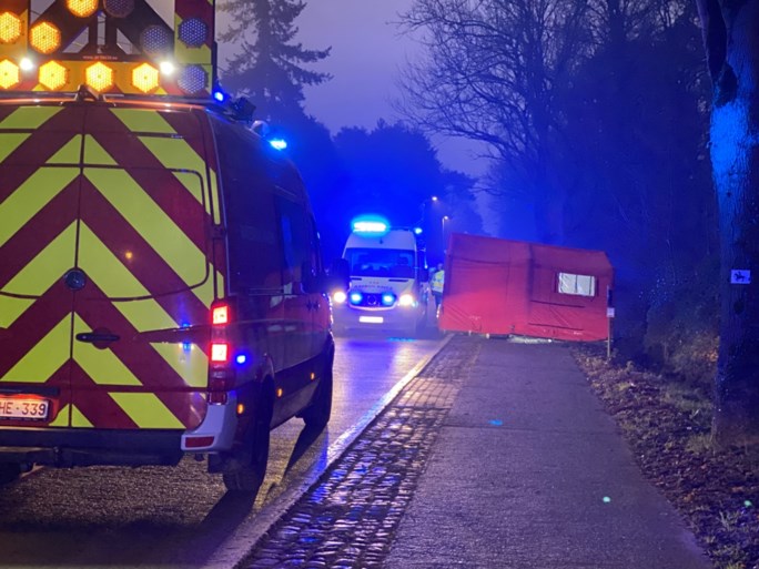 57-jarige fietser overleden na aanrijding tijdens oversteken: bestuurster reed niet te snel