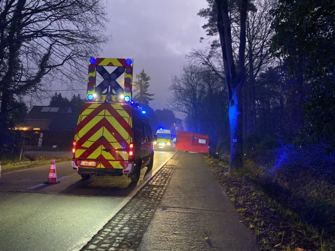 57-jarige fietser overleden na aanrijding tijdens oversteken: bestuurster reed niet te snel