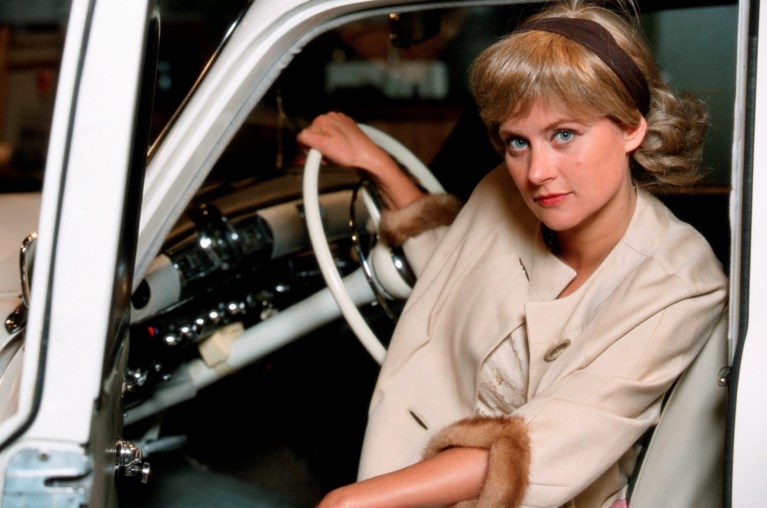 Antwerpse actrice werd stewardess op de Thalys: “Na 35 jaar horen dat je geen actrice meer mag zijn, is vreselijk”