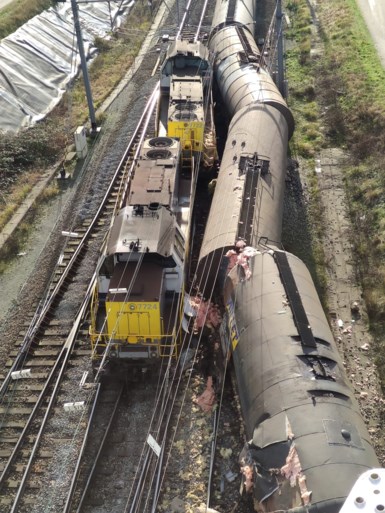 Locomotief en goederentrein botsen net voor Antigoontunnel: veel hinder voor goederenverkeer