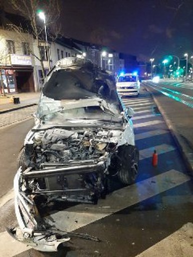 Dronken bestuurder richt ravage aan op Bredabaan