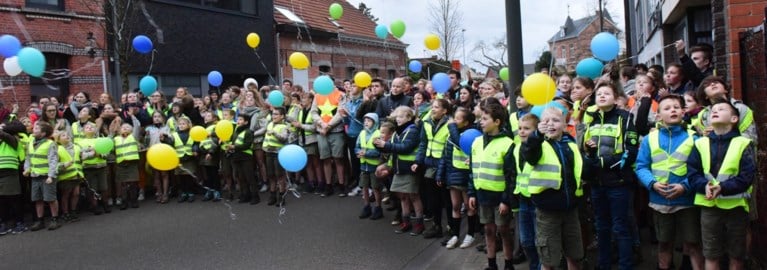 Indrukwekkende optocht in Arendonk om overleden Jasper Horsting te herdenken