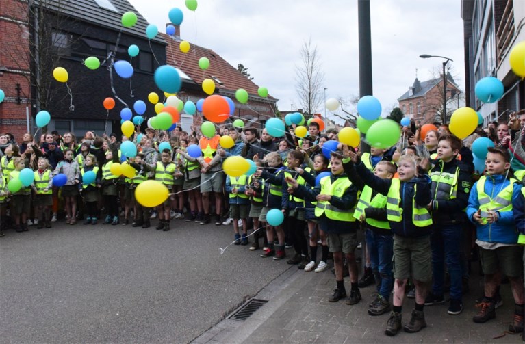 Indrukwekkende optocht in Arendonk om overleden Jasper Horsting te herdenken