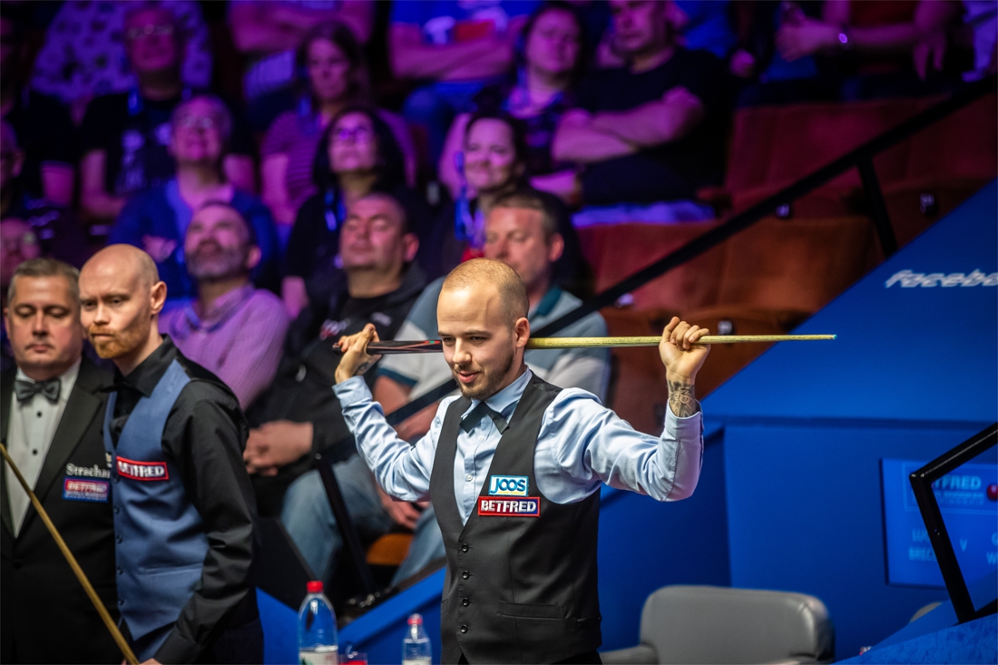 Luca Brecel staat na thriller in achtste finales Welsh ...