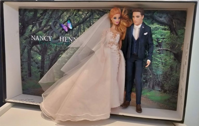 Werk modeontwerper Nicky Vankets te bewonderen op Barbietentoonstelling