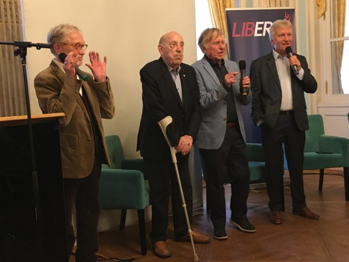 Bart De Wever reikt De Strangers ‘Prijs voor de Vrijheid’ van Libera uit: “Ze hielden ons een spiegel voor”