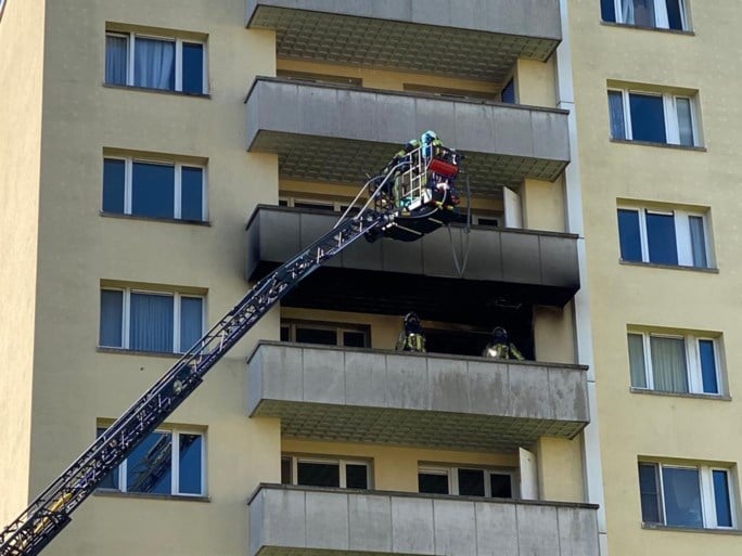 Twaalf mensen naar ziekenhuis na terrasbrand op Luchtbal