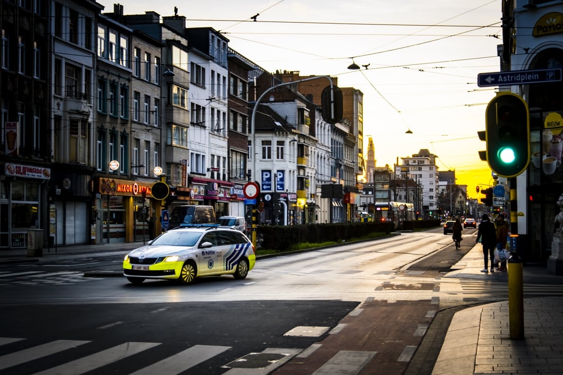 Man aangehouden die naar politie spuwde