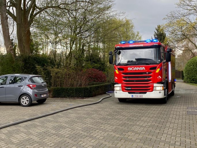 Woning onbewoonbaar verklaard na brand in living