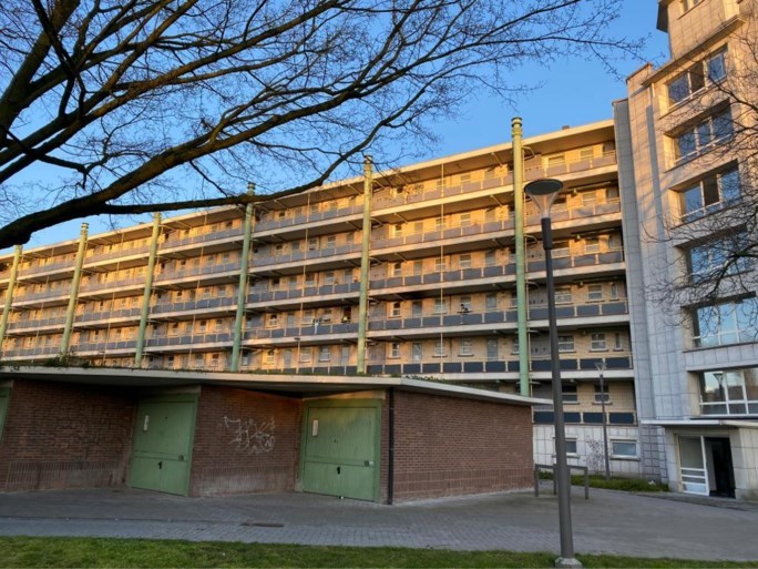 Lichaam gevonden aan appartementsblok: geen aanwijzingen van kwaad opzet