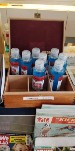 Handgels die aan woekerprijzen te koop staan in beslag genomen