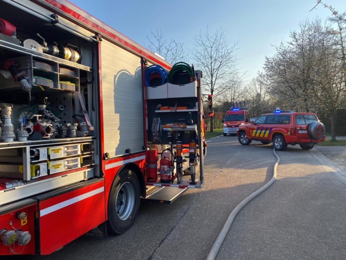 Brandweer blust brandje in bijgebouw