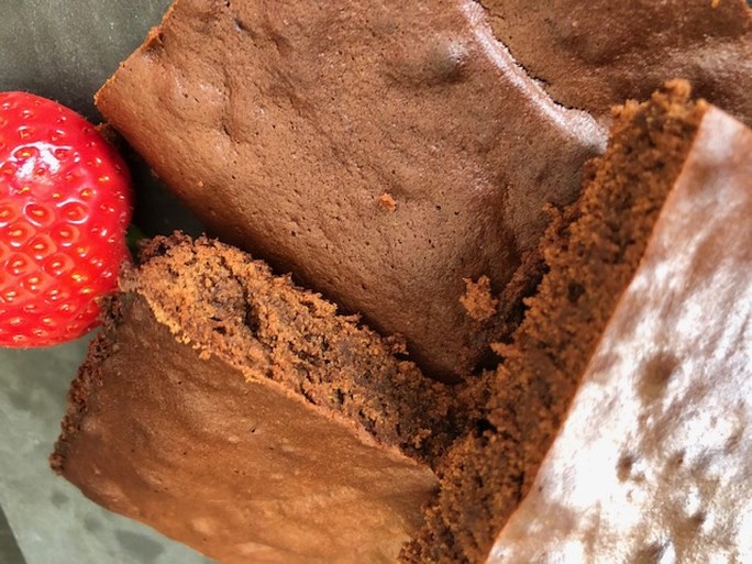 Geen suiker meer in de kast? Dan kun je toch deze brownies maken