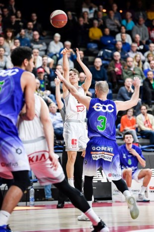 Niels Van Den Eynde officieel een Giant