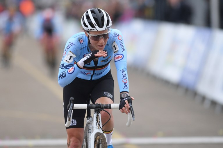 Veldrijdster Sanne Cant rijdt binnenkort op de weg in nieuwe vrouwenploeg