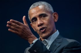 Trump leest “zwakke” gouverneurs de les, Obama spreekt relschoppers vermanend toe
