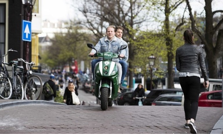Felyx komt naar Antwerpen: al derde aanbieder van deelscooters
