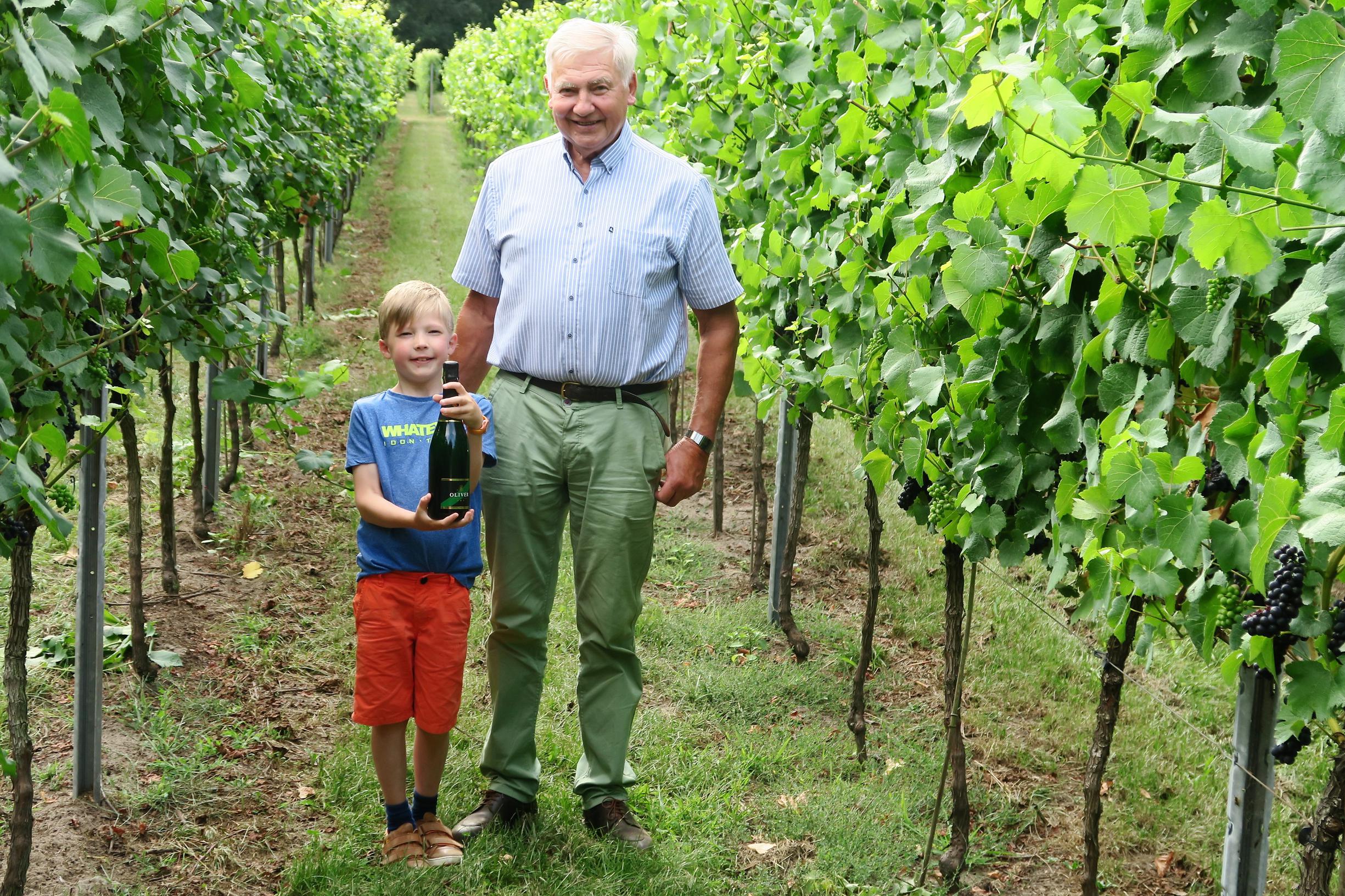 Vigna Presenteert Eerst Wijnegemse Champagne Even Spranke Wijnegem Gazet Van Antwerpen Mobile