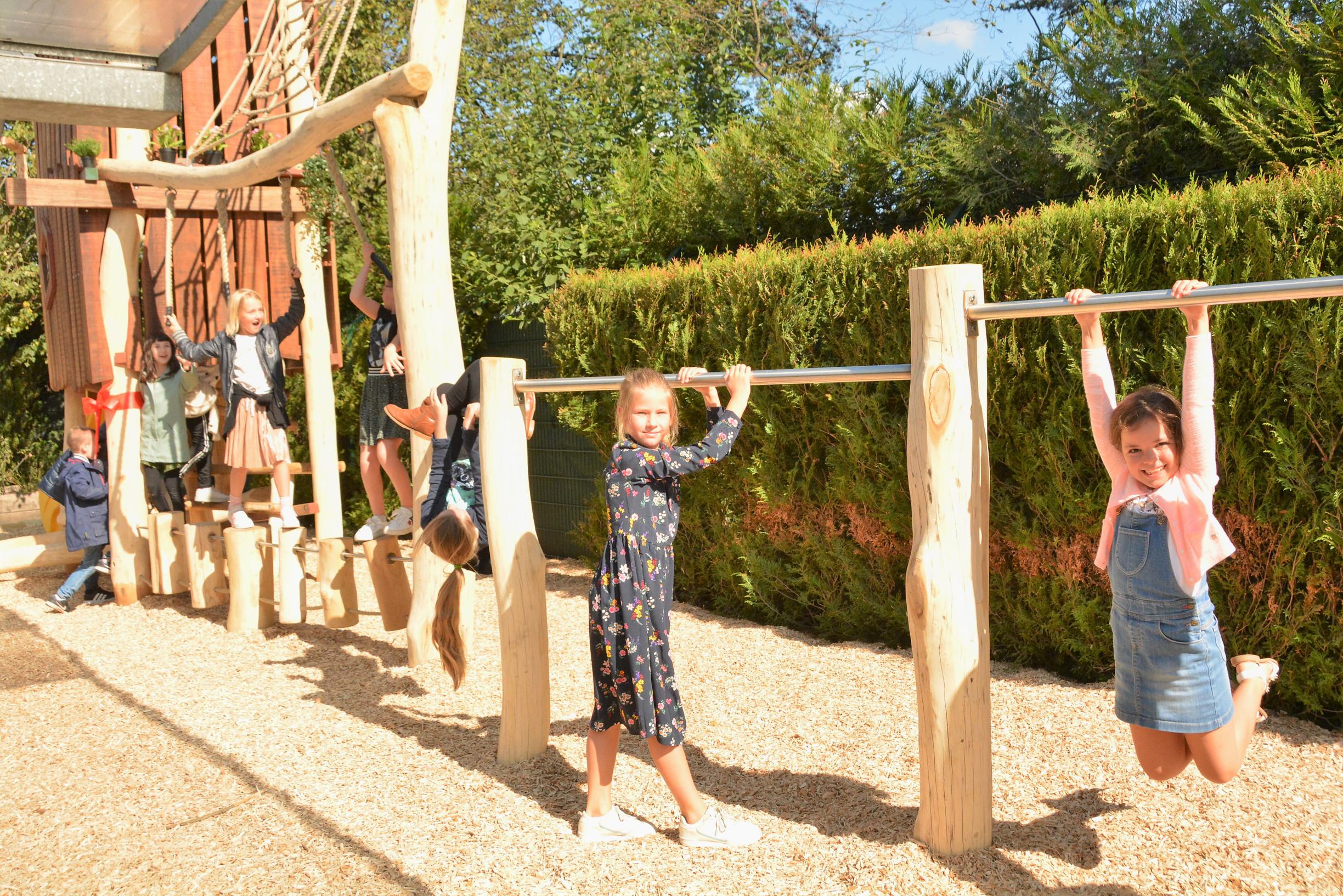 Aap Gust Neemt Kinderen Basisschool De Platanen Mee Op Avont Kapellen Gazet Van Antwerpen Mobile